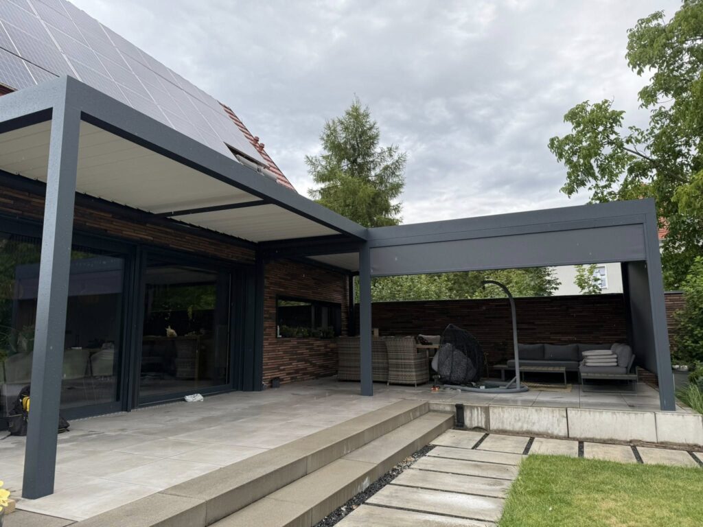 Pergola zamontowana na przygotowanych mocowaniach – szczelne i estetyczne wykończenie